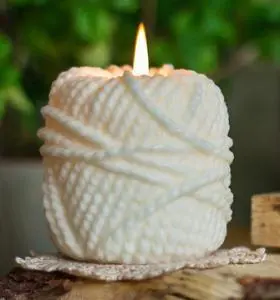 śwuieca ozdobna motek kolor ecru dekoracja